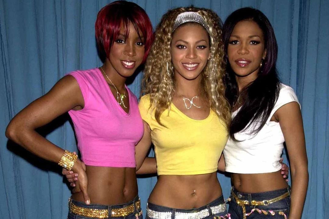 Deretan Trend Fashion 2000an yang Lagi Hits di Tahun Ini