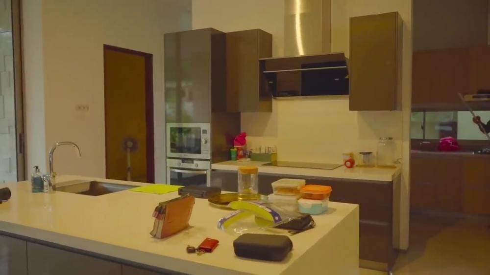 Youtube.com/dewi perssik real