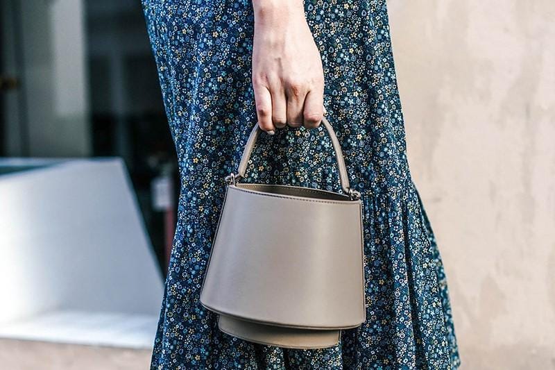 #PopbelaOOTD: Rekomendasi Bucket Bag dari Brand Lokal