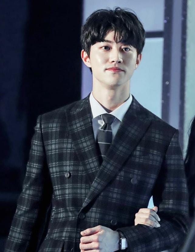 instagram.com/kwakdongyeon0