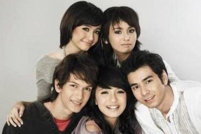 Gaya Personil Bukan Bintang Biasa, Dulu vs Sekarang
