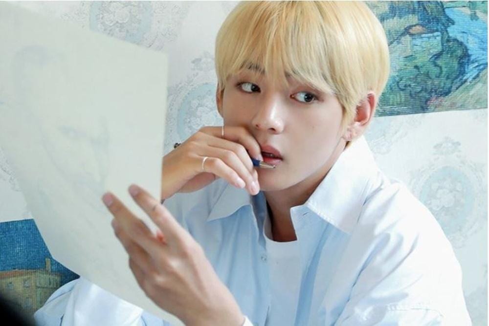 Bikin Trending, V 'BTS' Kejutkan Penggemar. Ada Apa?