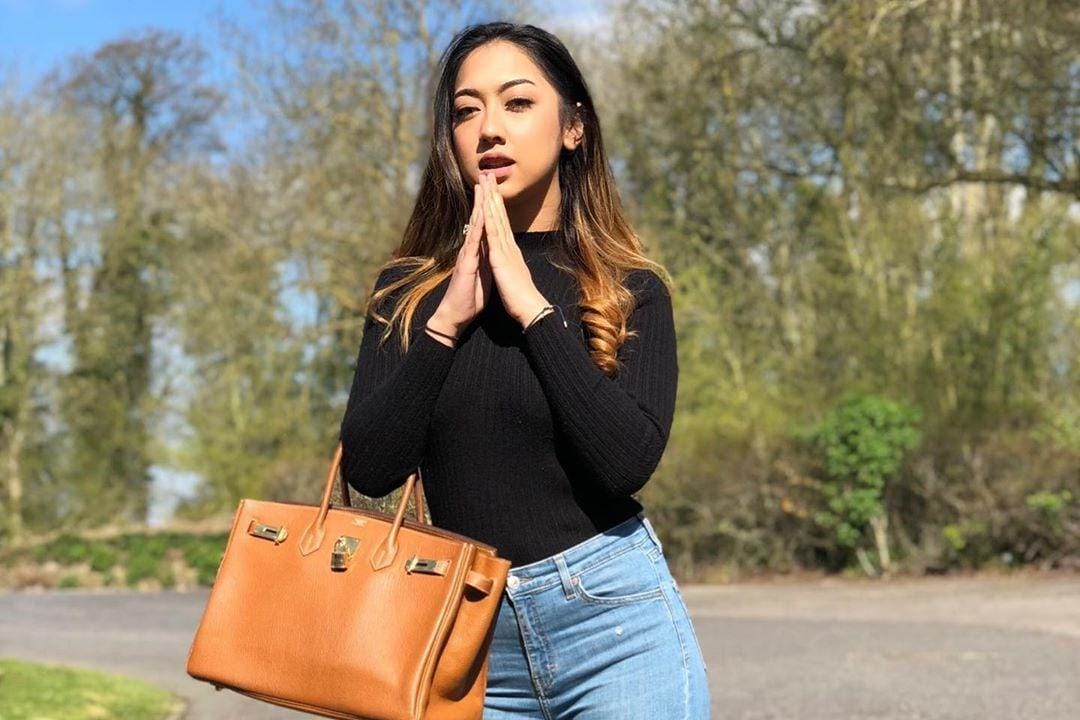 Gaya Seksi Anindita Hidayat, Selebgram yang Jadi Gebetan Rizky Febian