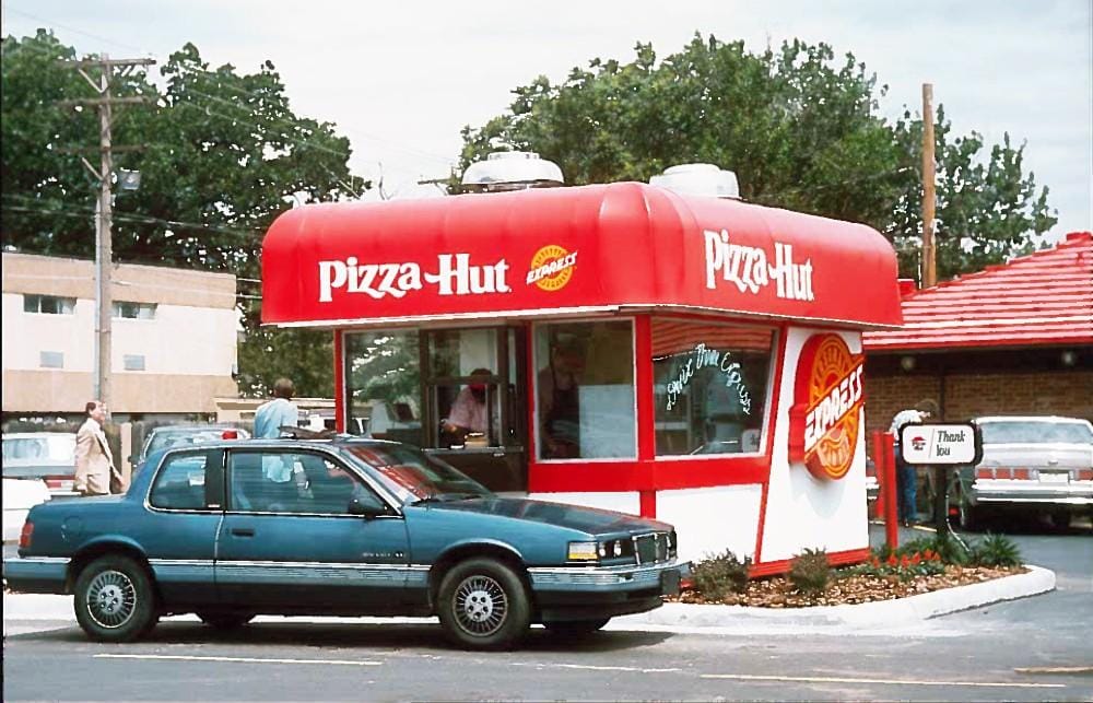 blog.pizzahut.com