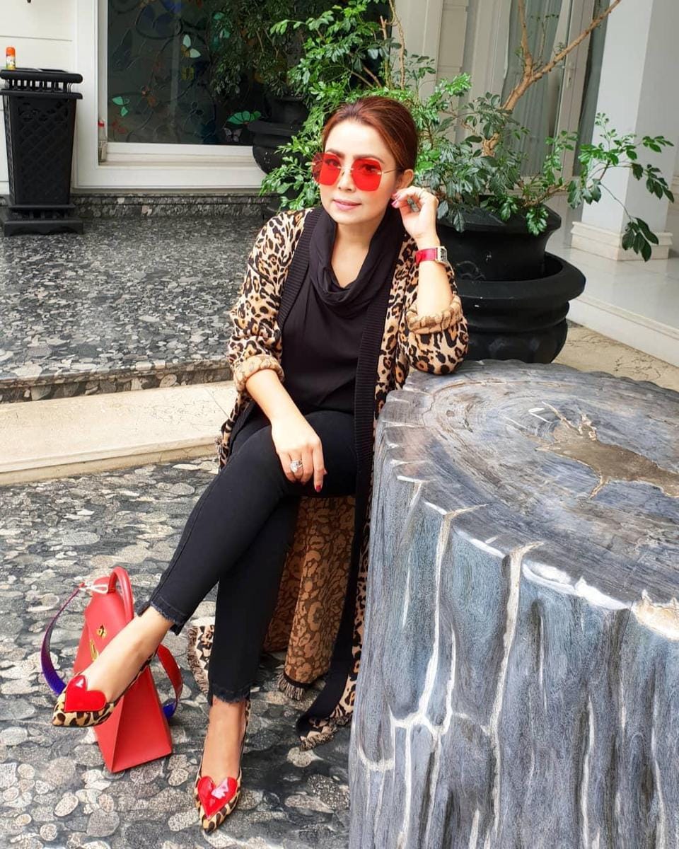 Instagram.com/mayangsaritrihatmodjoreal