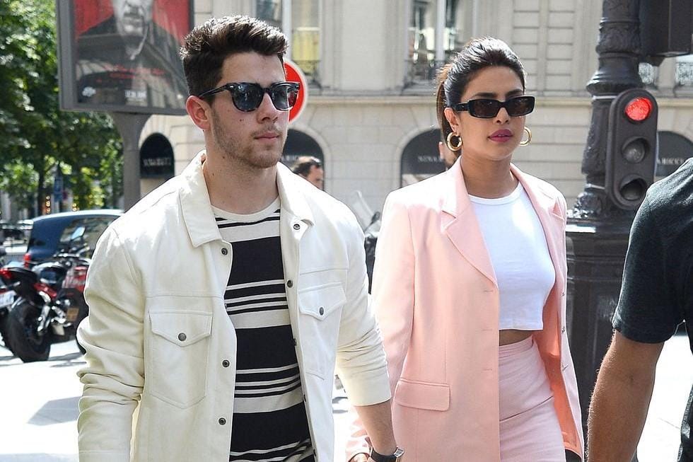 OOTD Romantis Priyanka Chopra dan Nick Jonas, Kompaknya Maksimal!