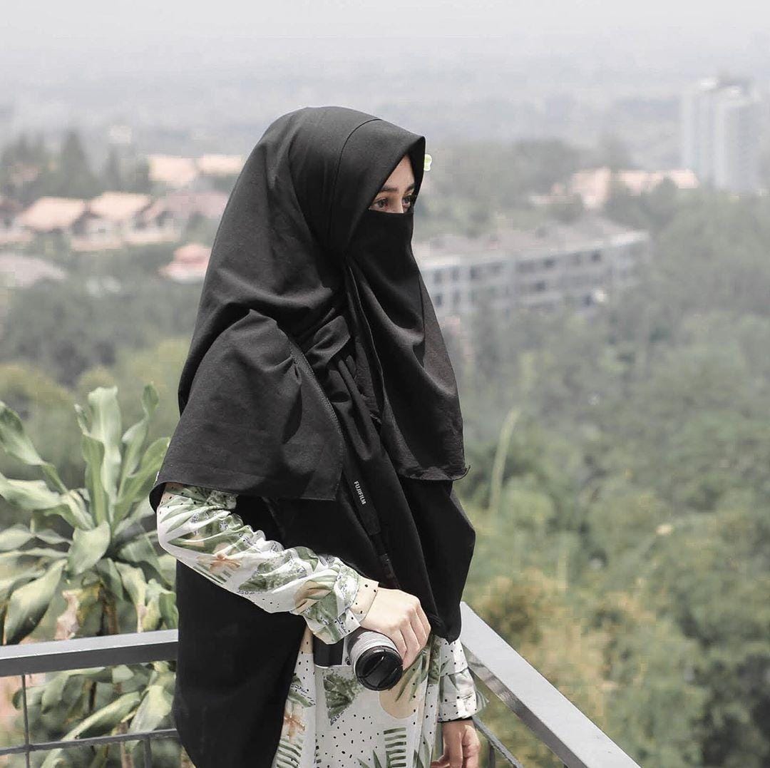 Instagram.com/ameliiazhr