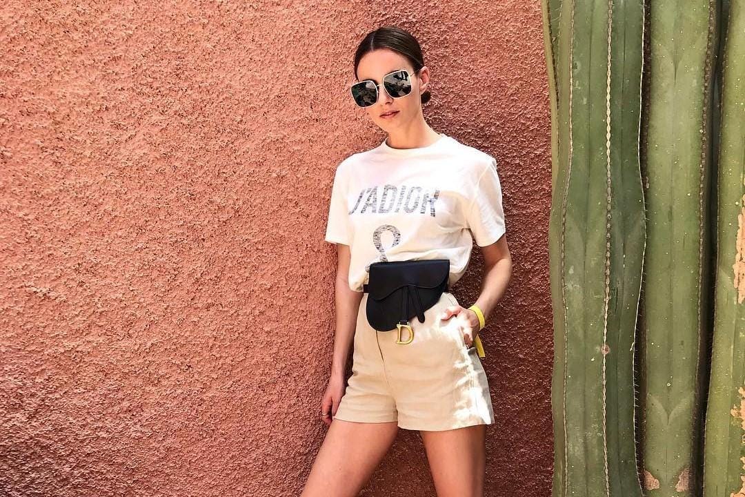 Nggak Basic, Begini Tips Tampil Modis Pakai T-shirt Putih
