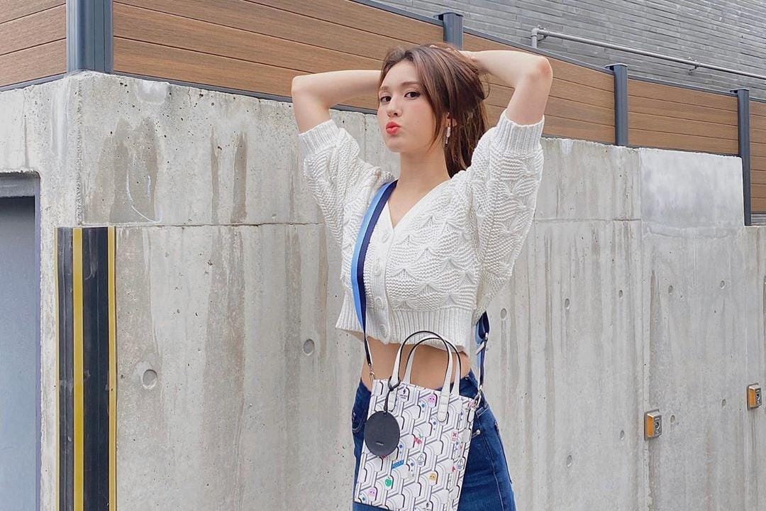 Deretan Gaya Kece Jeon So Mi yang Mudah untuk Dicontek!