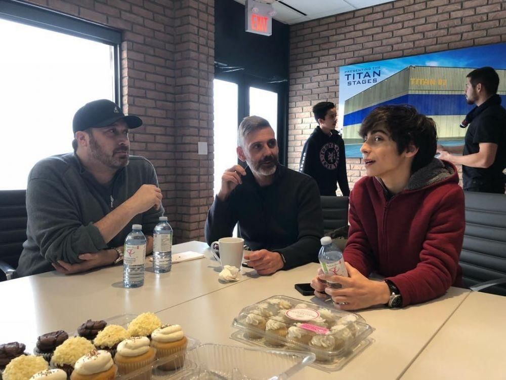 Steve Blackman dan pemeran number 5, Aidan Gallagher (instagram.com/steveblackmantv)