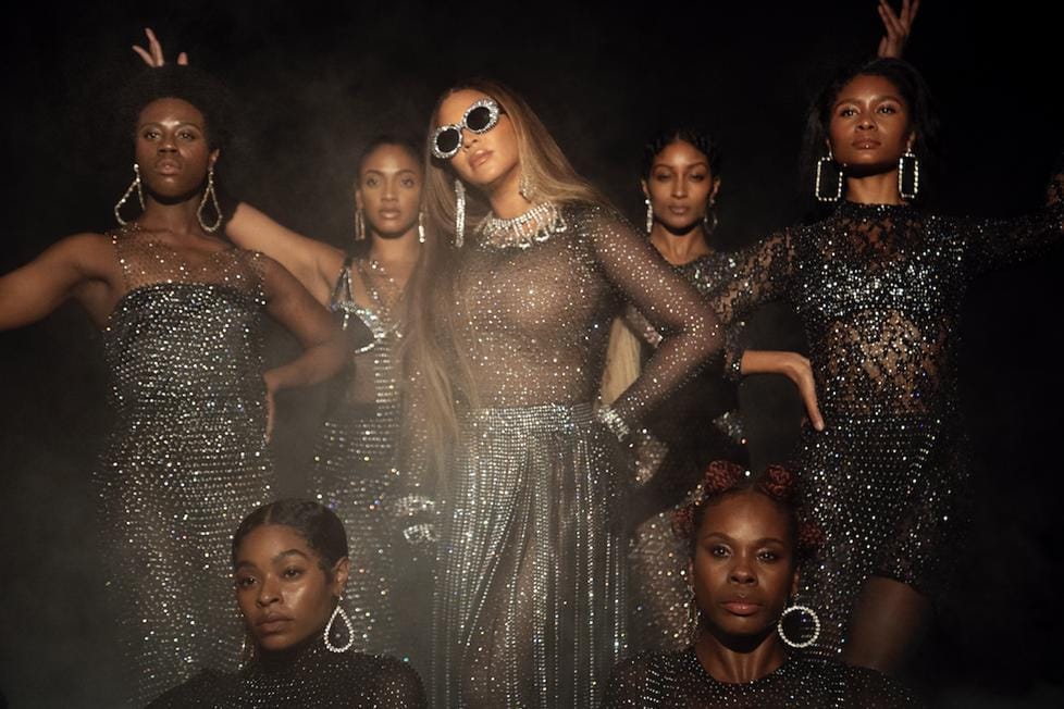 10 Outfit Terbaik Beyoncé dalam Album Visual Black is King