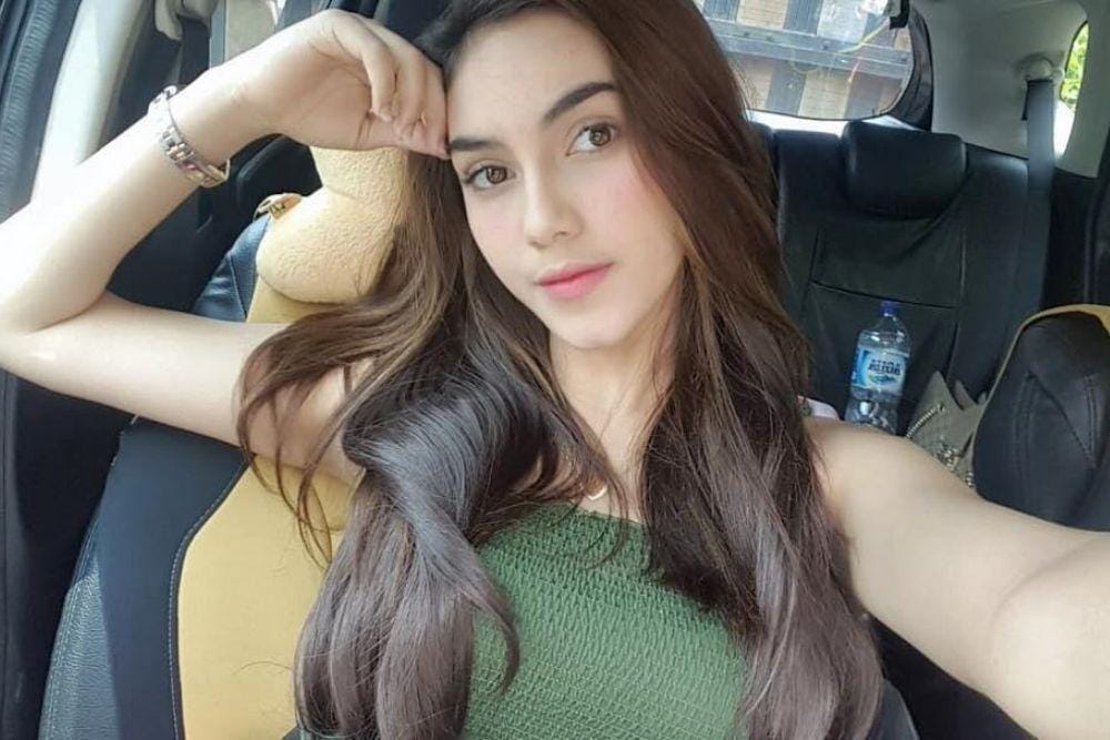 Sempat Luluhkan Hati Rizky Billar, Intip 7 Potret Syahra Larez