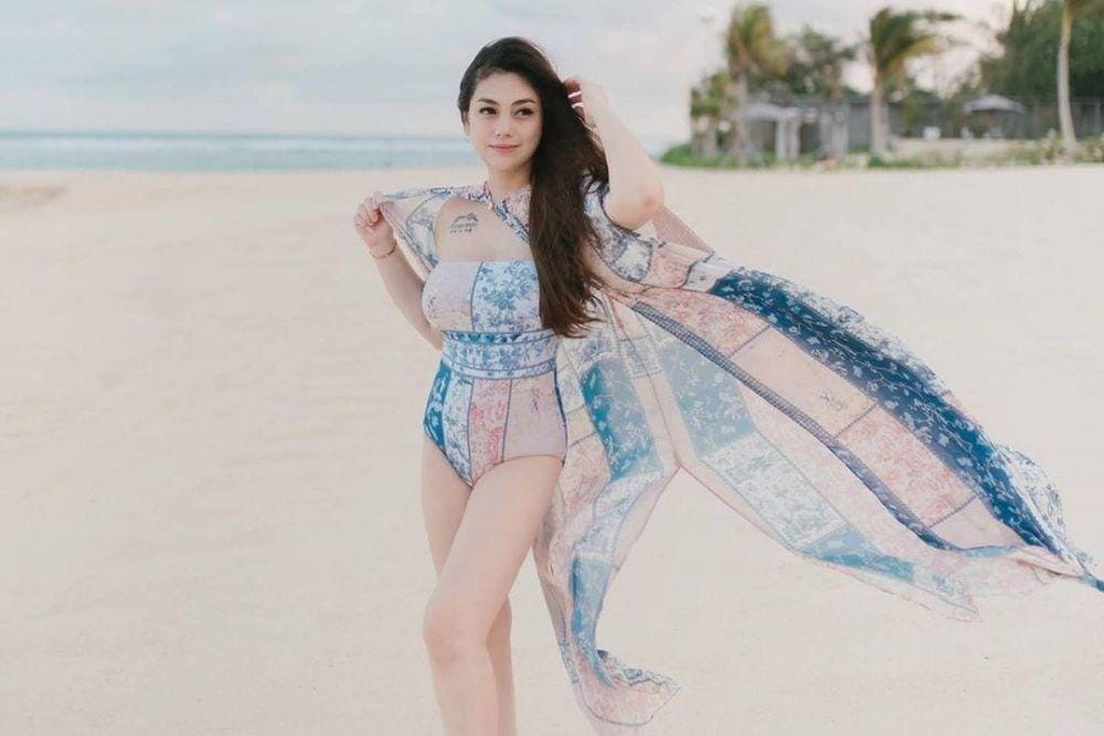 Intip 7 Potret Body Goals Celine Evangelista