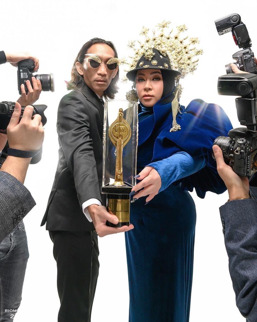 Instagram.com/melly_goeslaw