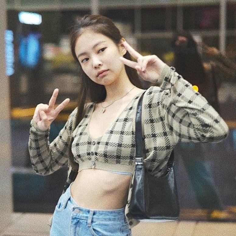 Instagram.com/jennierubyjane