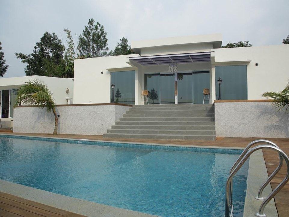 Instagram.com/apriljasmine85