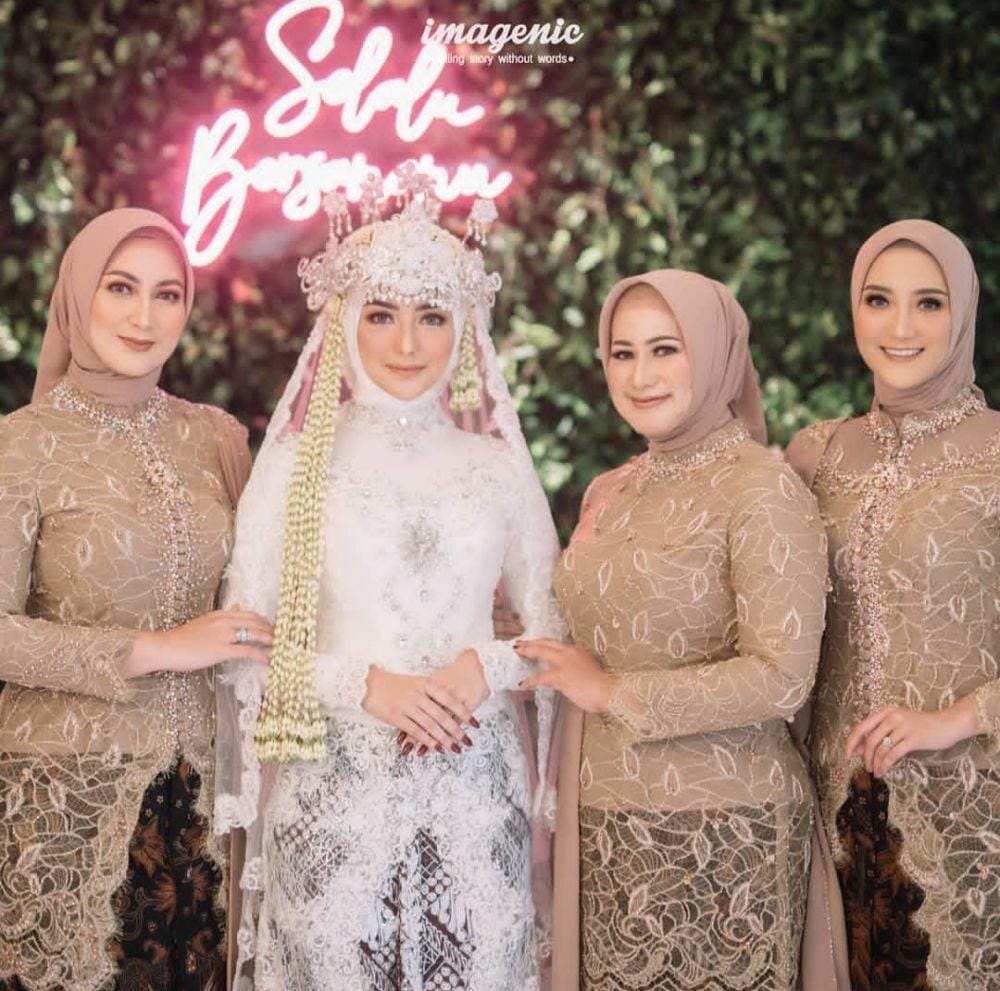 Instagram.com/ladyachristina