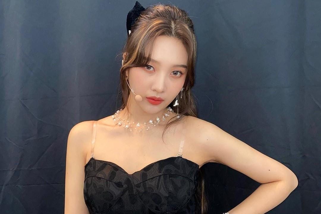 Intip OOTD Joy Red Velvet yang Nggak Takut Pakai Warna-warna Terang!