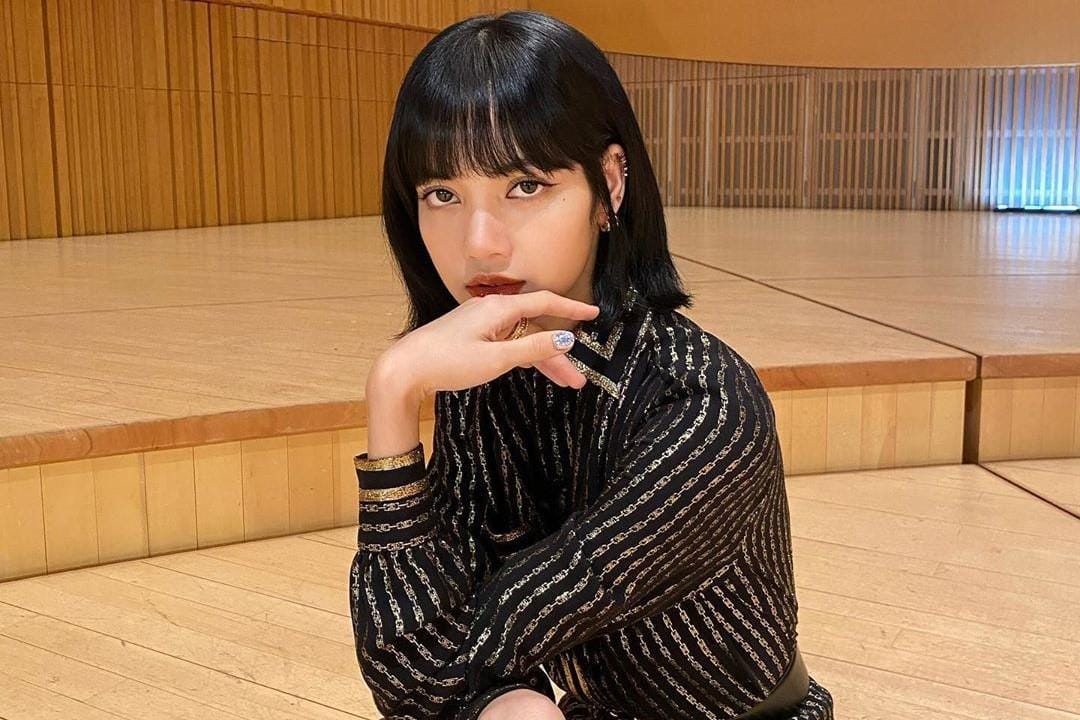Intip Aksesori Mewah Lisa BLACKPINK, Siap-siap Shock Lihat Harganya!
