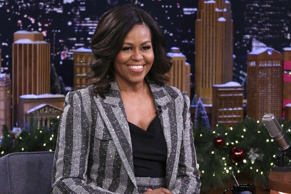 Tiru Gaya Outfit Michelle Obama untuk Tampil Elegan & Modis!