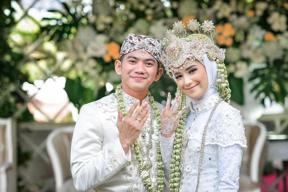 Hapus Foto Nikah, Ini 5 Tanda Keretakan Rumah Tangga Rizki D'Academy