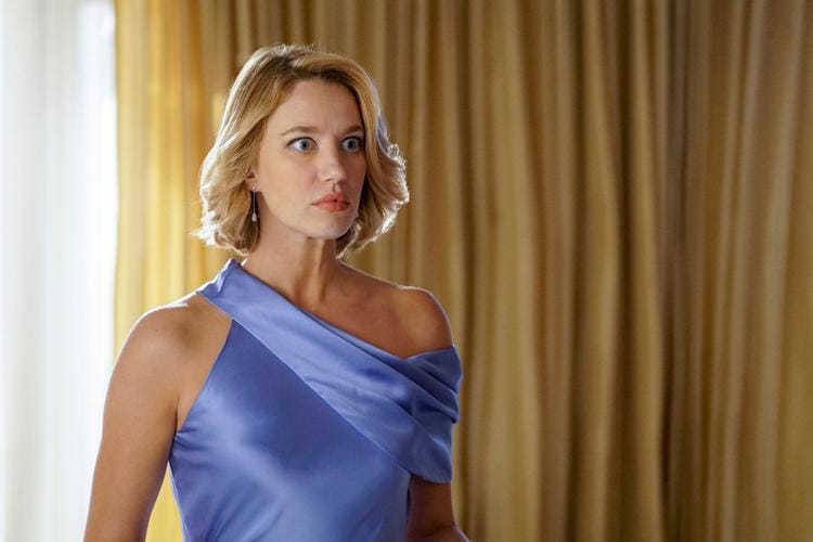 Girlboss Banget! Outfit Petra Solano di Series Jane The Virgin