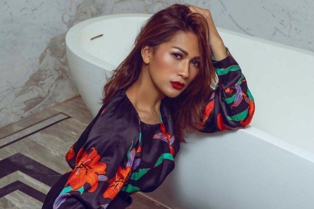 7 Potret Tata Janeeta, Janda Cantik yang Kian Seksi
