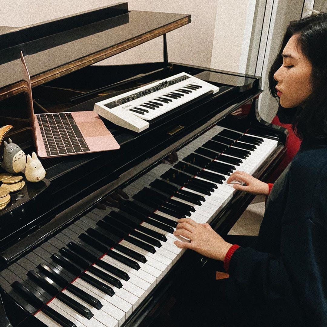 Instagram.com/isyanasarasvati