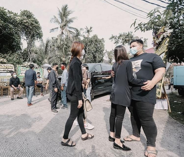 Instagram.com/bellaapriliasant