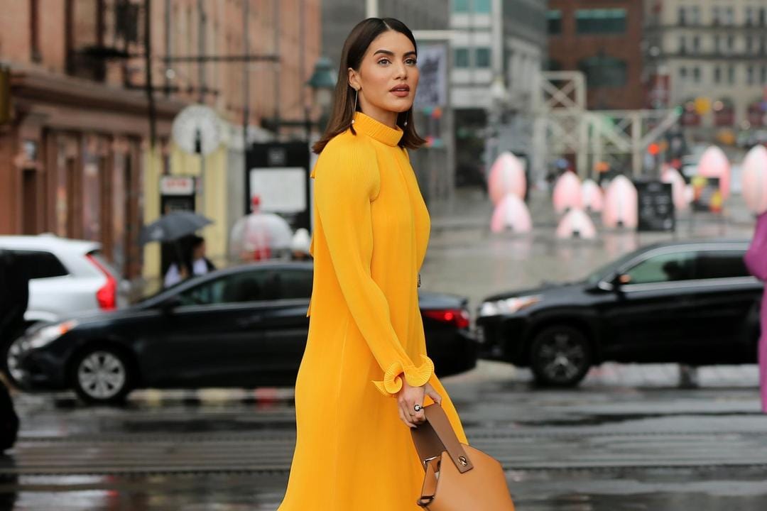 Tips Gunakan Outfit Warna Kuning yang Nyaman untuk Sehari-hari