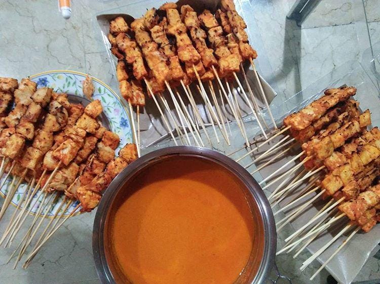 instagram.com/ ekawatililik