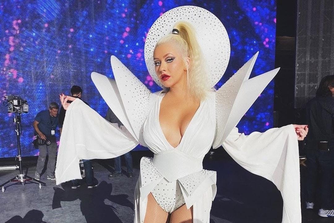 Transformasi Gaya Christina Aguilera dari Nyentrik Hingga Glamor