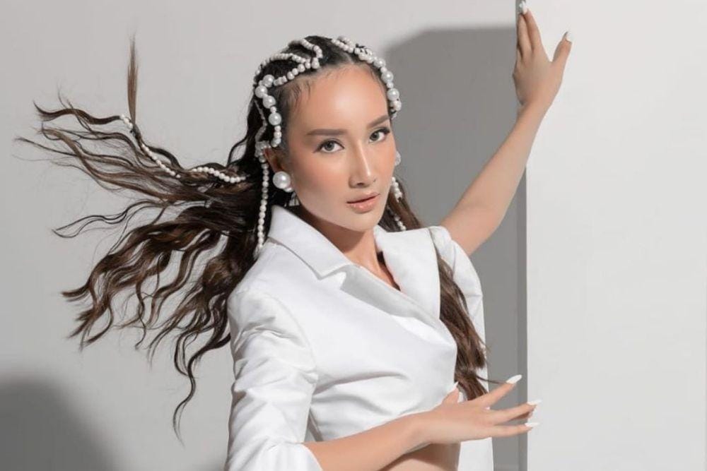 instagram.com/bellaapriliasant