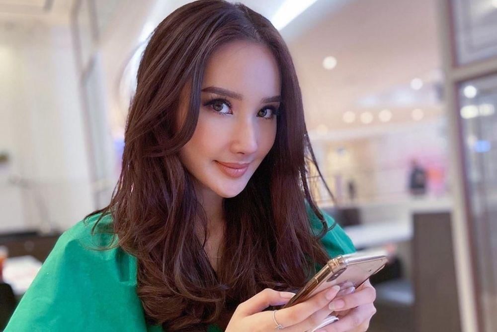 instagram.com/bellaapriliasant