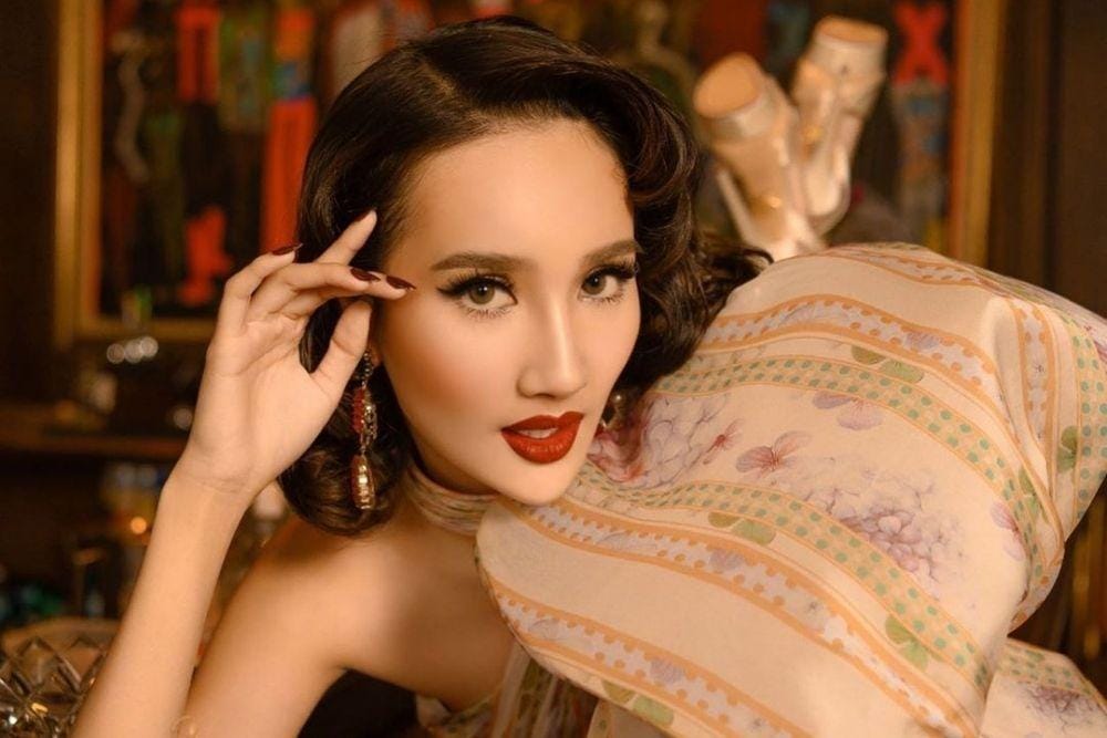 instagram.com/bellaapriliasant