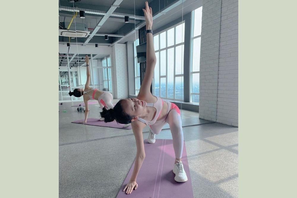 instagram.com/bellaapriliasant