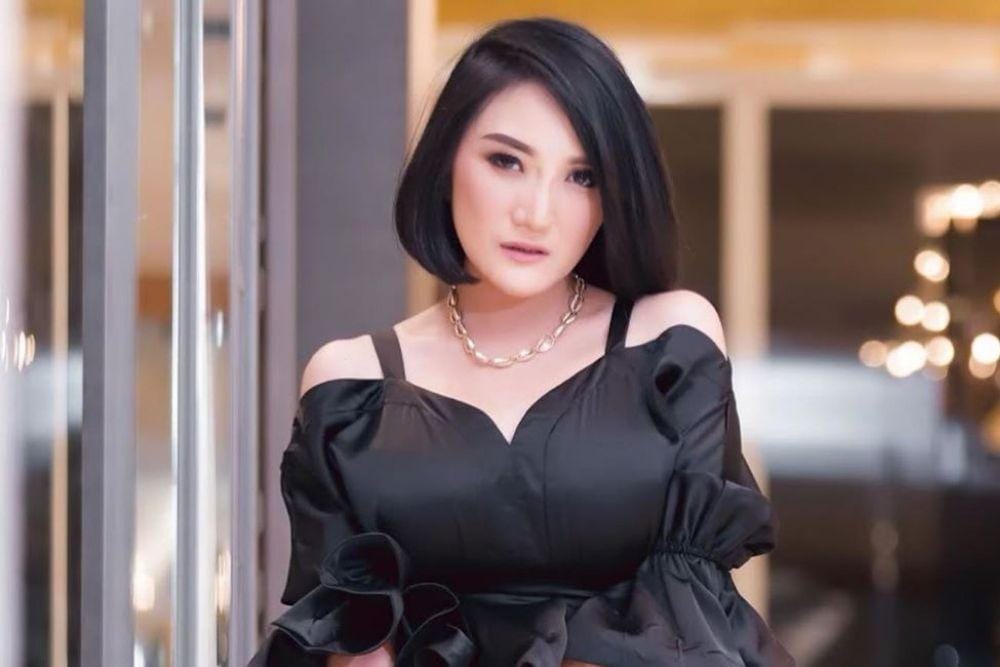 instagram.com/kikiamaliaworld