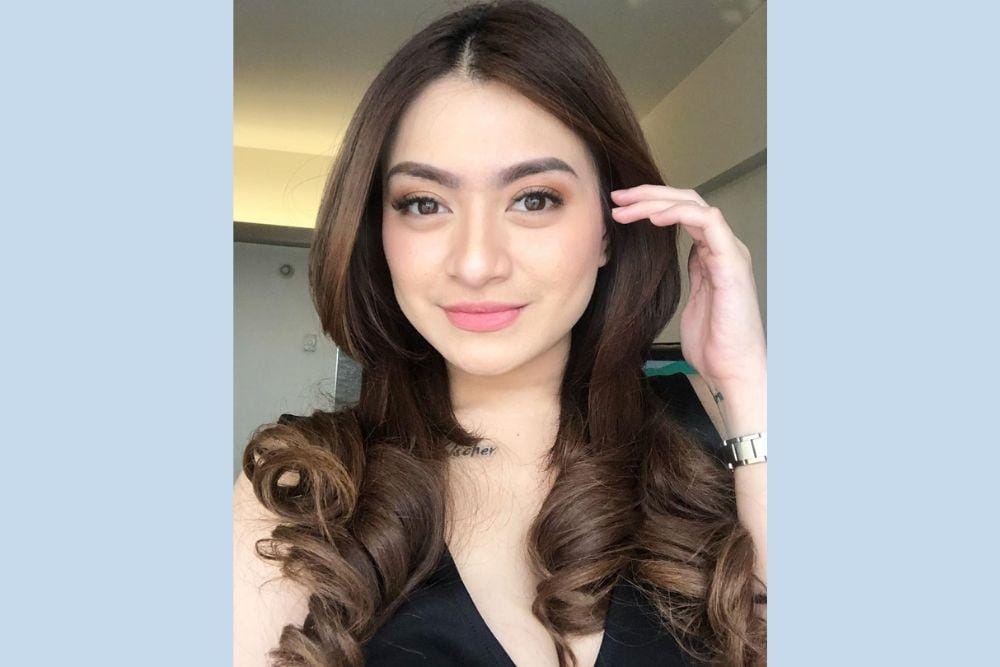 instagram.com/nathalieholscher