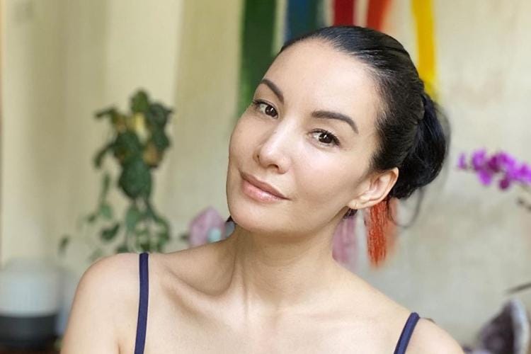 Pesona Nadya Hutagalung yang Masih Awet Muda di Usia 40an