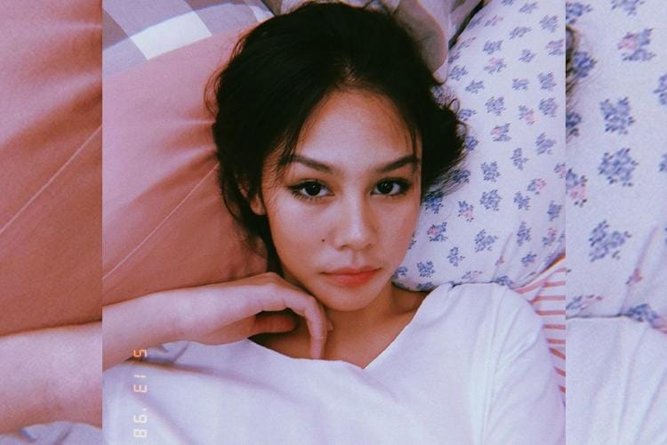 Inspirasi OOTD Di Rumah Aja ala Vanesha Prescilla