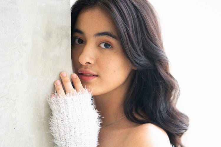 Tips Mengenakan Baju Lengan Panjang yang Cantik