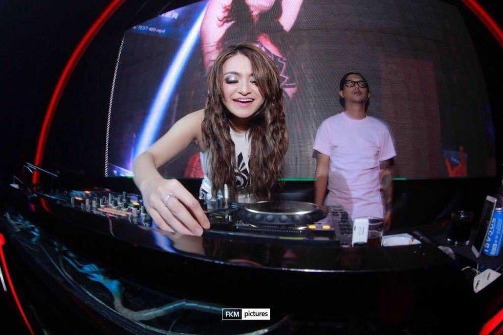 Instagram.com/nathalieholscher