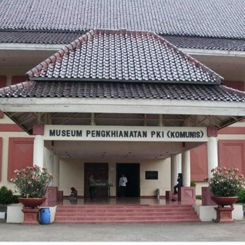 Instagram.com/monumenpancasilasakti