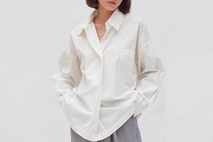 #PopbelaOOTD: Kemeja Putih Polos Paling Trendi dari Brand Lokal
