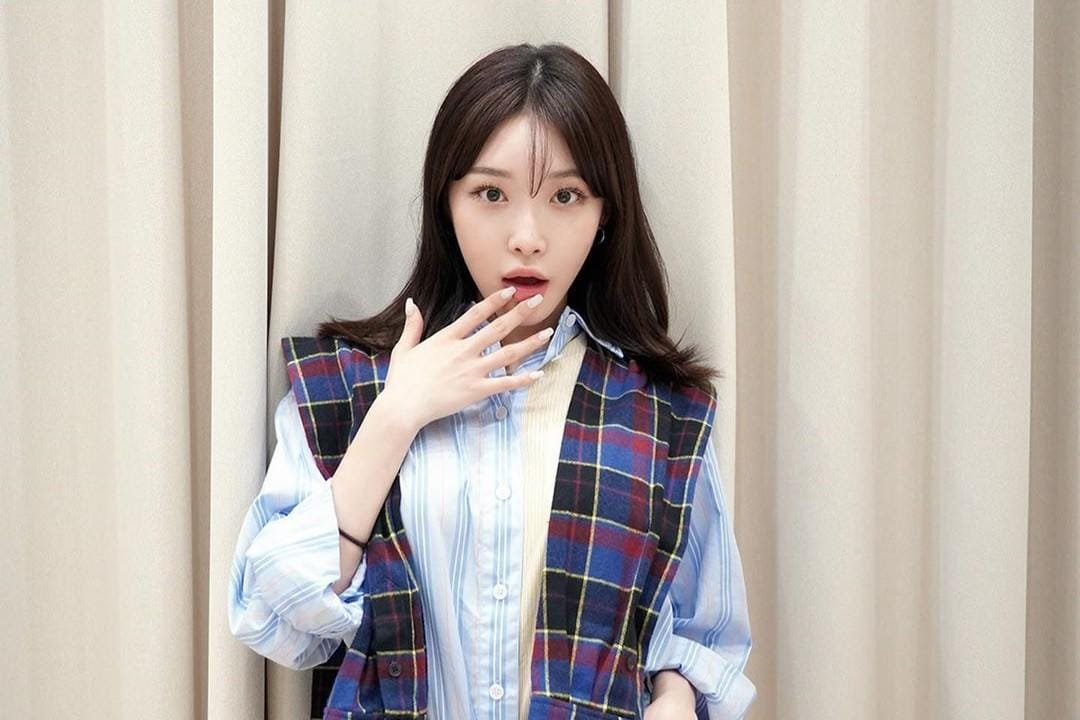 Intip OOTD Chungha, Penyanyi Korea yang Punya Gaya Imut!