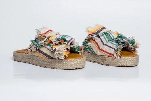 #PopbelaOOTD: Khas Musim Panas, Ini Kumpulan Sepatu Sandal Espadrilles