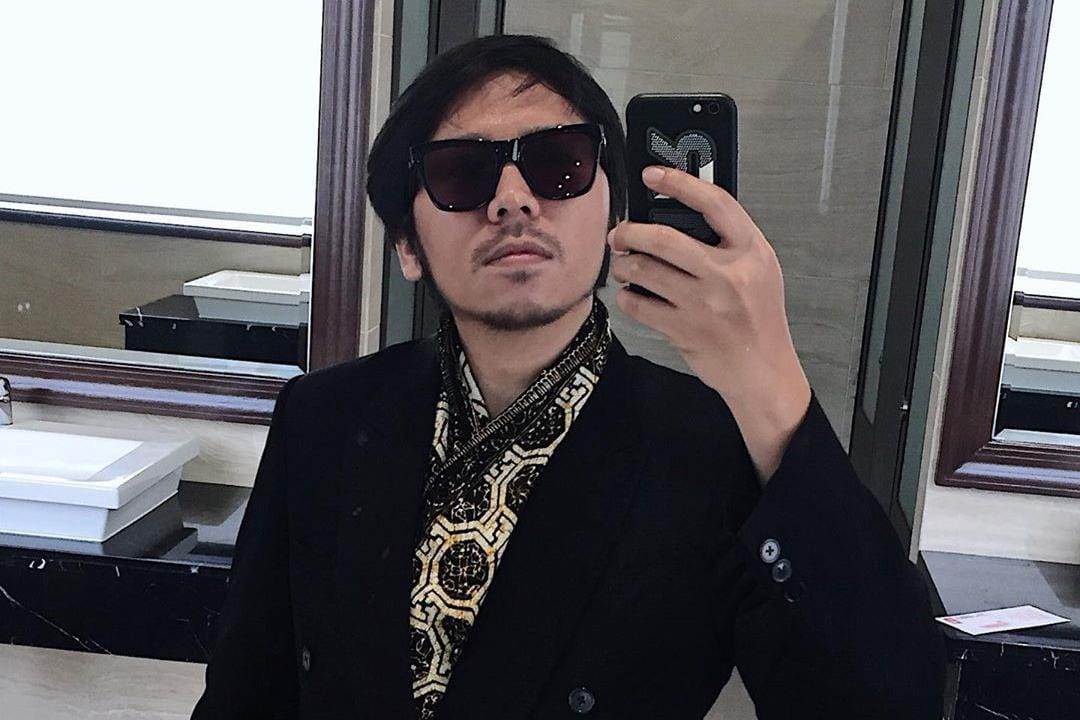 Gaya Tim Popbela Pakai Batik, Masing-masing Punya Gaya Unik
