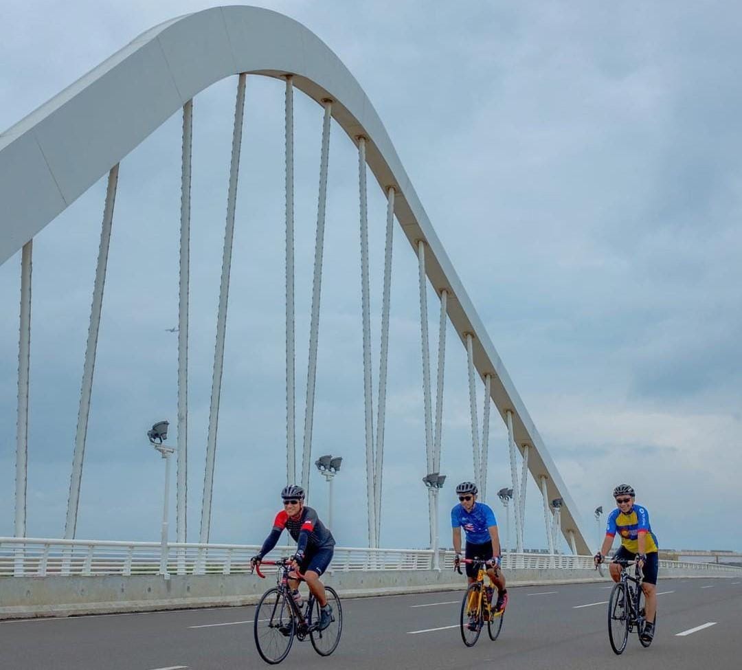 instagram.com/ erlangga25