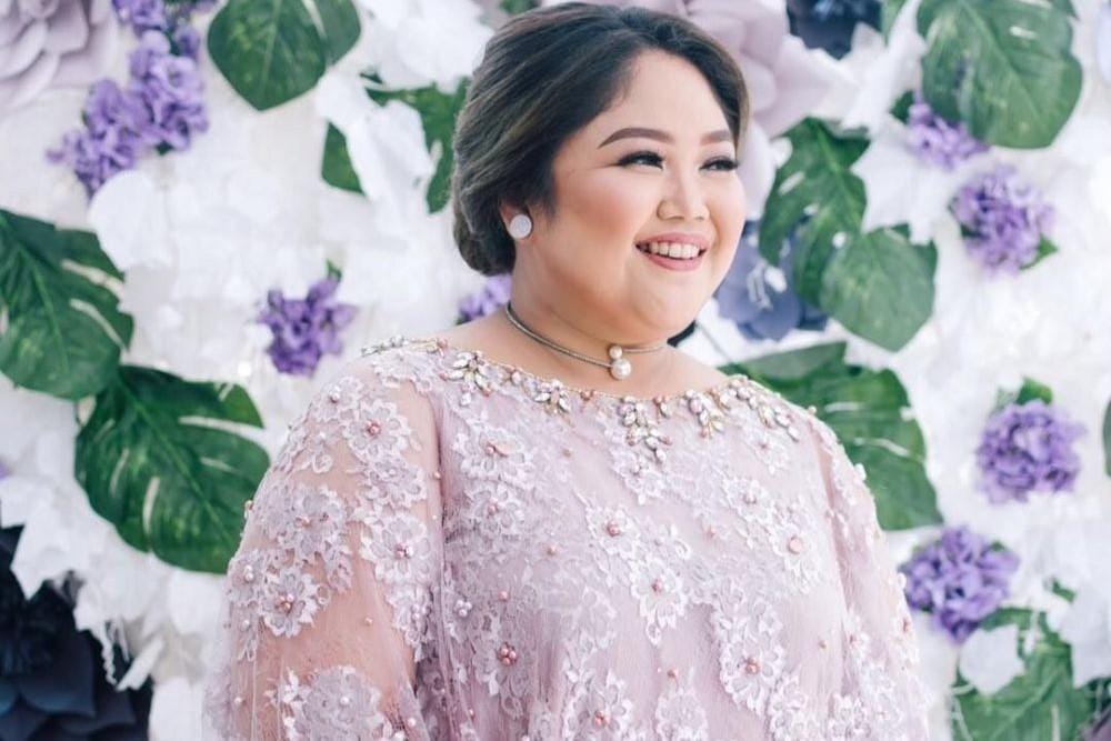 Tips Memilih Model Kebaya untuk Tubuh Berisi