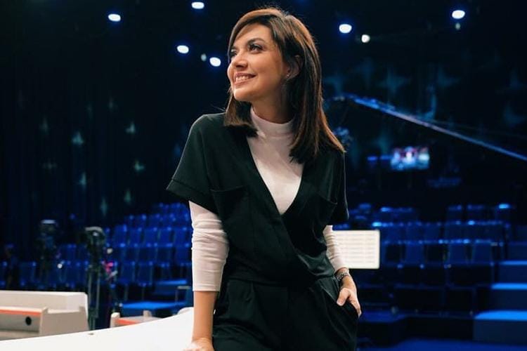 Gaya Minimalis a La Najwa Shihab Yang Wajib Kamu Coba